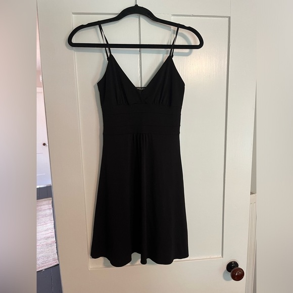 Guess Jeans Basic Black Skater Dress Size Small - Picture 3 of 5